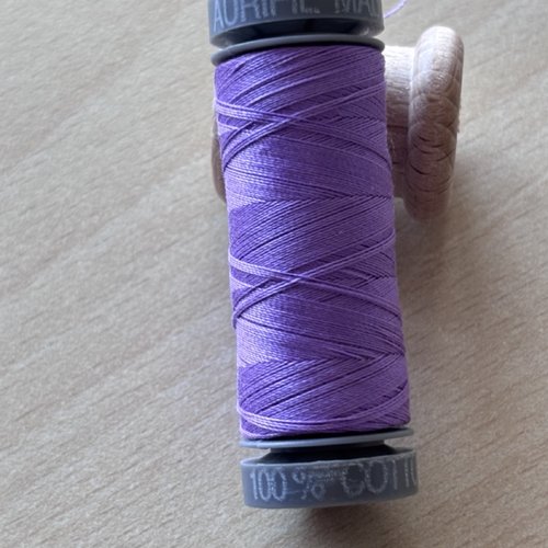 Aurifil mako 28 2520