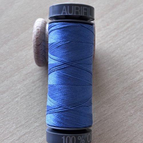 Aurifil mako 28 2725