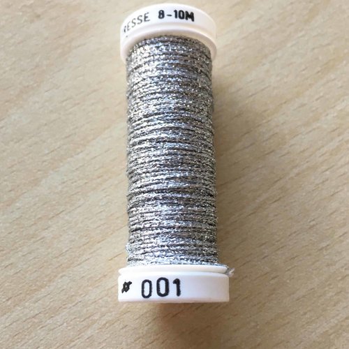 Bobine de fil métallisé au ver à soie 001 tressé 8