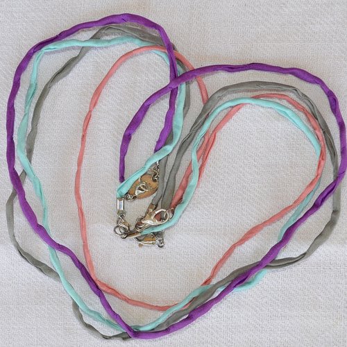 Collier lacet de soie roulée japonaise pour pendentifs ou charms