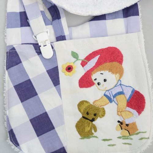 Bavoir petit garçon brodé main, modèle unique