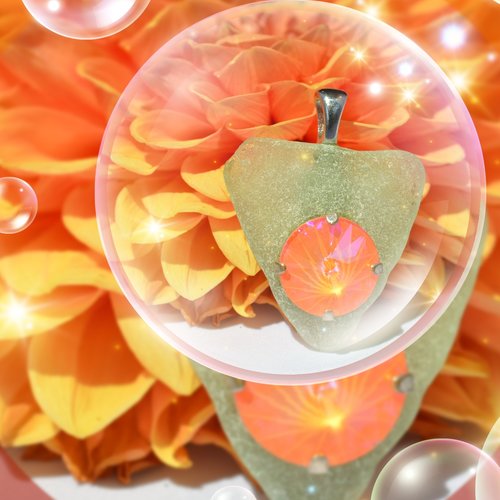 Pendentif en cristal et verre de mer