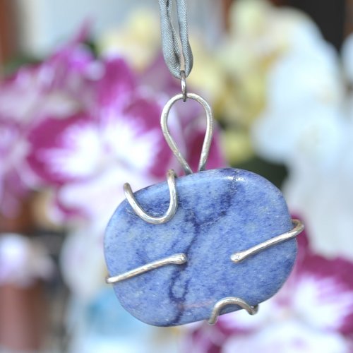 Pendentif pierre naturelle