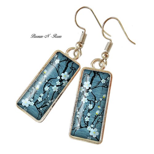 Boucles d'oreilles rectangulaire sakura fleurs bleues bijou fantaisie cabochon métal argenté bleu