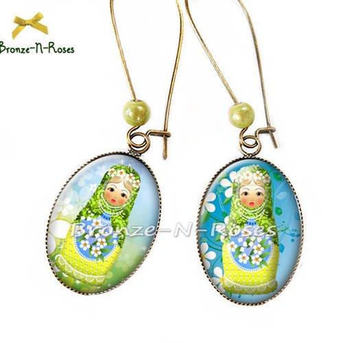 Boucles d'oreilles " matriochka " cabochon vert bronze cadeau bijou poupées russes