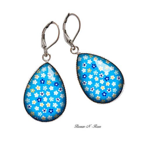 Boucles d'oreilles gouttes " fleurs bleues " métal argenté cabochon verre 