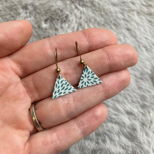 Petites boucles d'oreilles triangulaires - triangles géométriques