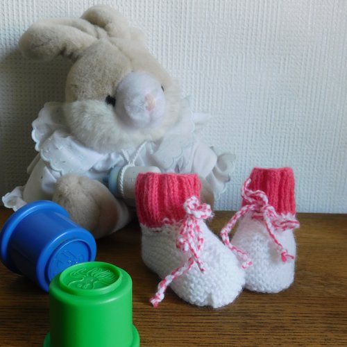 Chaussons bébé tricotés main : laine layette taille 3- 6 mois rose