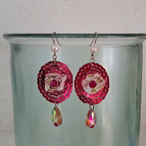 Boucles d'oreilles  rose vif pendantes
