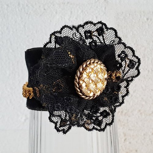 Manchette noir or dentelle
