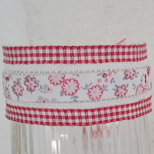 Bracelet manchette rouge blanc tissu vichy petites fleurs