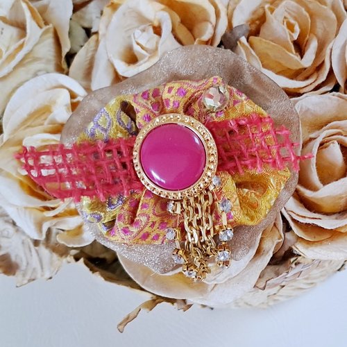 Broche jaune rose tissu bouton