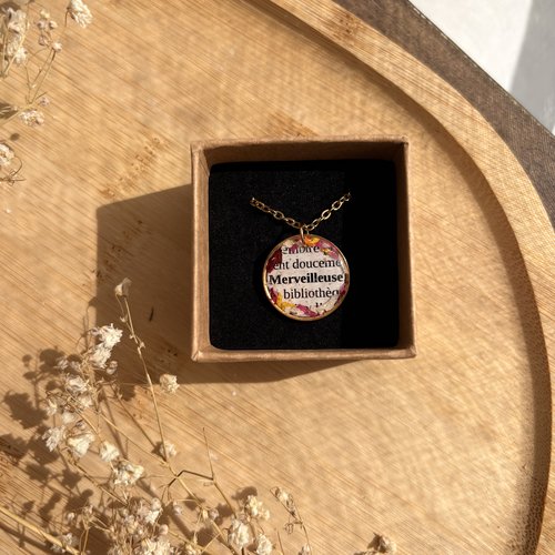 Collier mot merveilleuse
