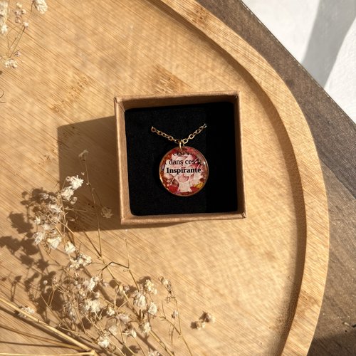Collier mot inspirante
