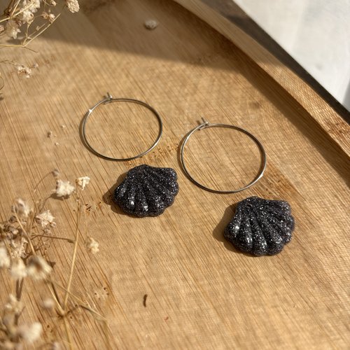 Créoles coquillages gris pailleté en résine
