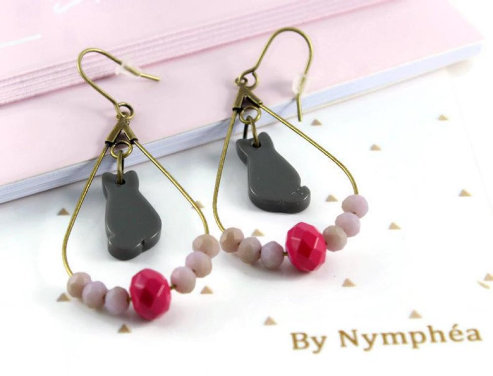 Boucles D Oreilles Creoles Chat Gris Perles En Verre De Boheme Roses Bijoux Chats By Nymphea Un Grand Marche