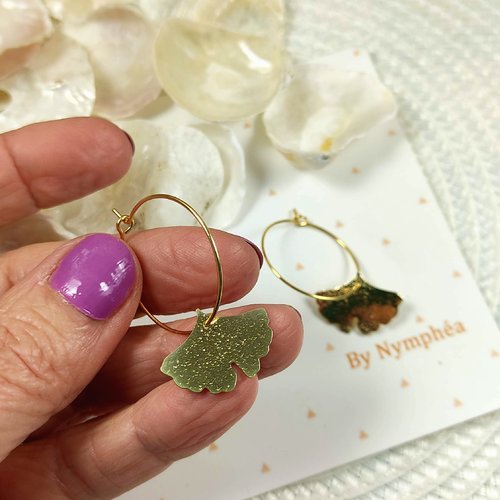 Créoles en laiton doré, breloque ginkgo biloba, petites créoles