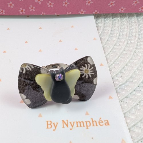 Bague chat gris et noeud papillon résine liberty