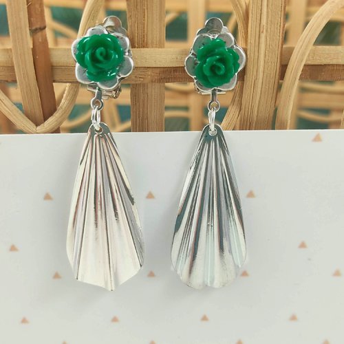 Boucles d'oreilles clips rosalia, fleurs en résine, bijoux femme