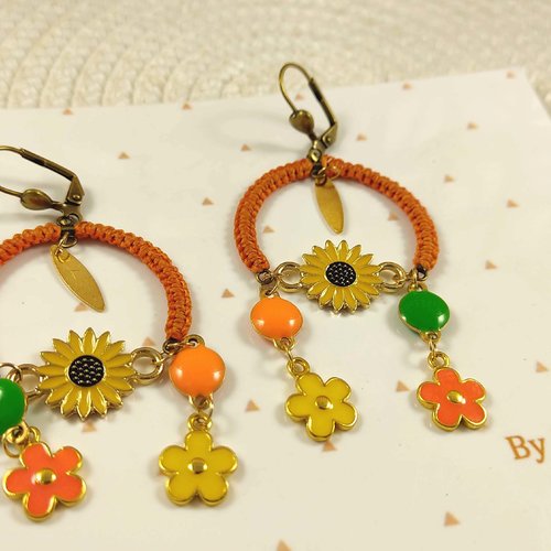 Boucles d'oreilles sunflower, macramé, tournesol et breloques