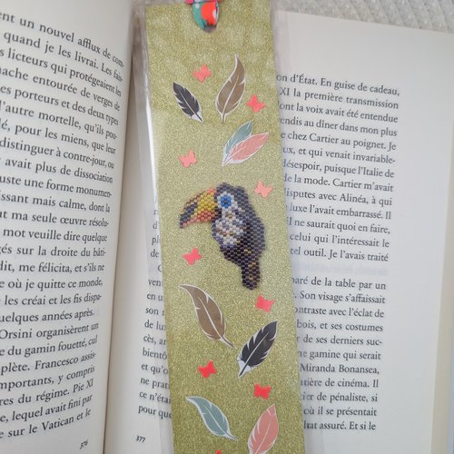 Marque page personnalisé toucan en perles