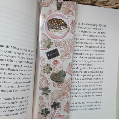 Marque page personnalisé hérisson en perles