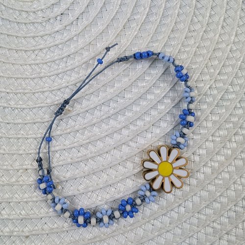 Bracelet marguerite acier, bracelet bleu en perle, bracelet macramé