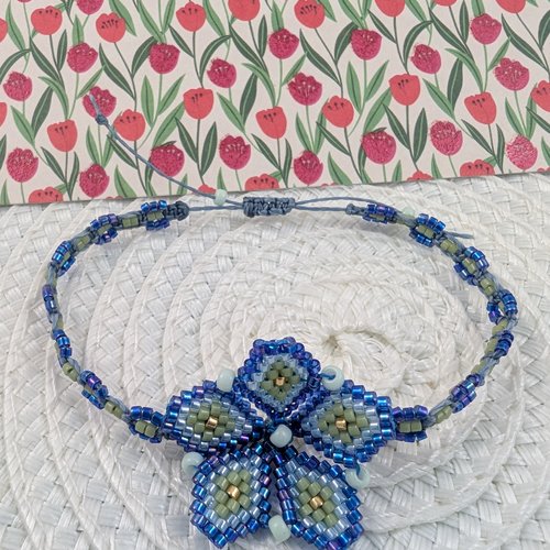 Bracelet fille fleur, tissage miyuki et macramé, fleur en perles