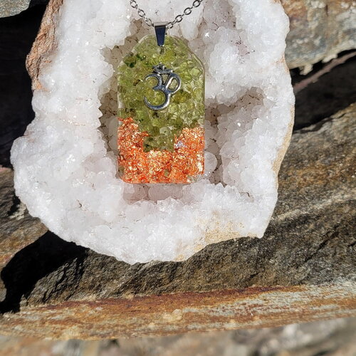 Pendentif en péridot arbre de vie fait main om idee  cadeau feuille cuivre orgonite idee cadeau