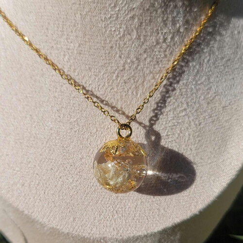 Collier avec de vraies fleurs séchées en résine fait main acier inoxydable hypoallergénique idée cadeau pour elle petite fleur sauvage d.or