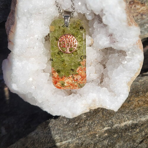 Pendentif en péridot arbre de vie fait main idée cadeau idee cadeau  fin annee