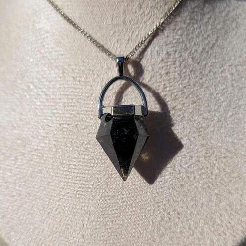 Pendentif &quot; protection &quot; en obsidienne pierre de protection  forme pointe fait main idee cadeau  fin annee