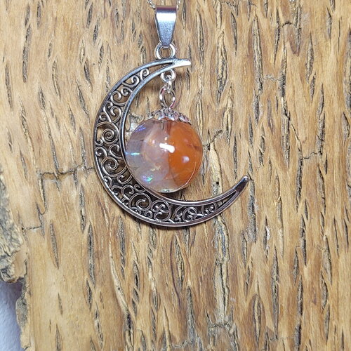 Collier  lune &quot; féminité&quot; en cornaline pierre de lune  fait main orgonite idee cadeau