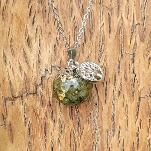 Collier sphere en péridot arbre de vie fait main orgonite idee cadeau original
