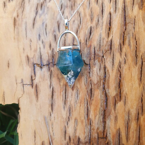 Pendentif pointe  en apatite fait main idée cadeau