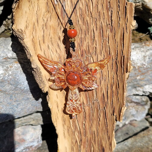 Collier &quot;féminité&quot; en cornaline et pierre de lune et jaspe rouge elfique fait main idee cadeau orgonite