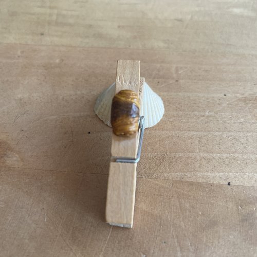 Petite pince à linge en bois décoration chocolatine