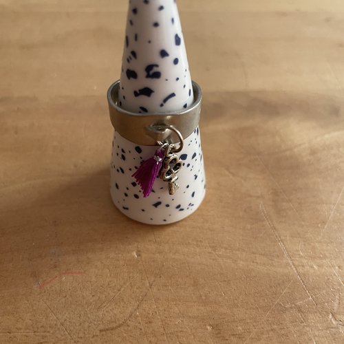 Bague réglable clé pompon