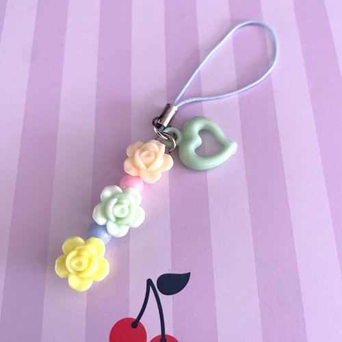 Strap bijou de téléphone portable fleurs en plastique et cœur