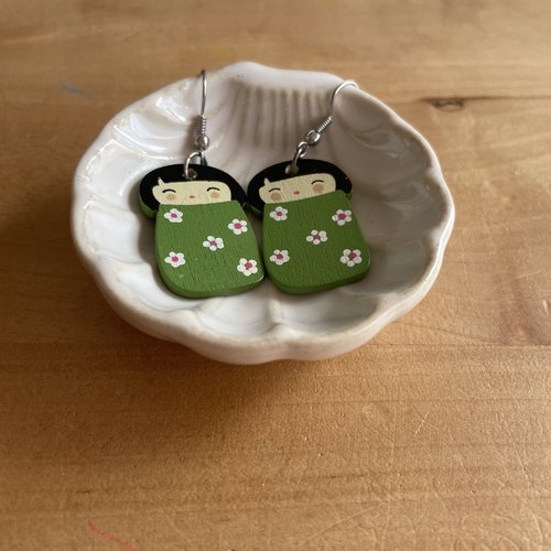 Boucles d’oreilles breloques poupées en bois kawaii