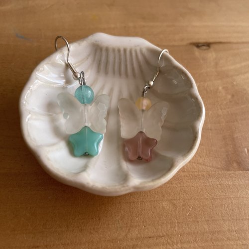 Boucles d’oreilles papillons rose et vert