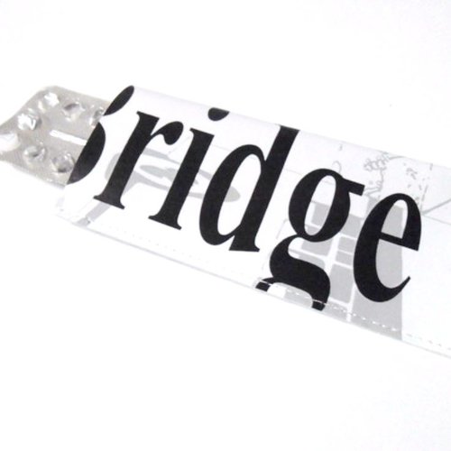 Pilulier femme noir et blanc "bridge"