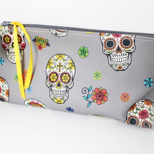 Trousse tête de mort en simili cuir