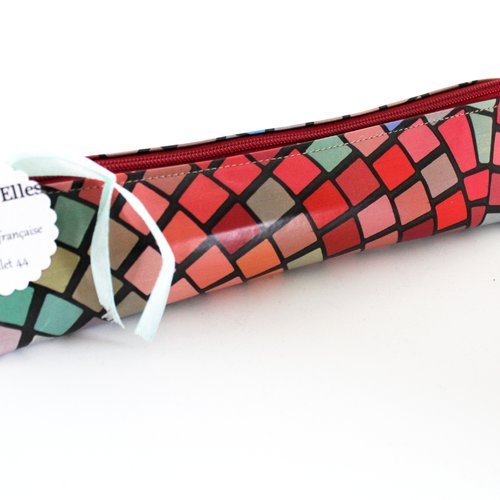 Trousse brosse à dents et dentifrice multicolore