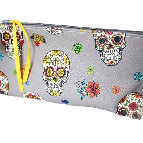 Trousse têtes de mort en simili cuir