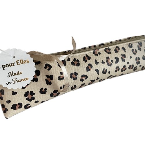 Trousse brosse à dents et dentifrice simili léopard