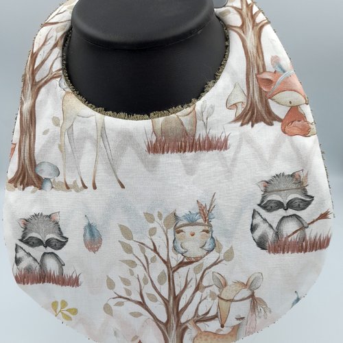 Bavoir  brodé machine "panda" 3-6 mois