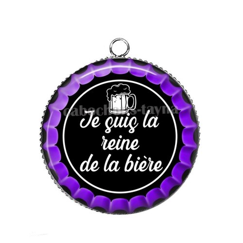 Pendentif je suis la reine de la bière, support métal argenté