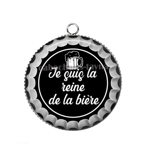 Pendentif je suis la reine de la bière, support métal argenté