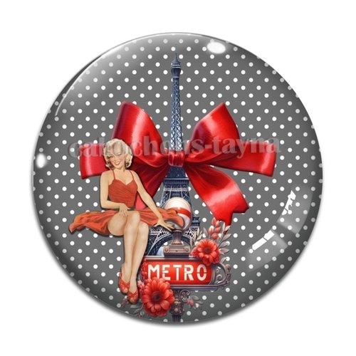 Cabochon pin up à paris, résine ou verre différente taille